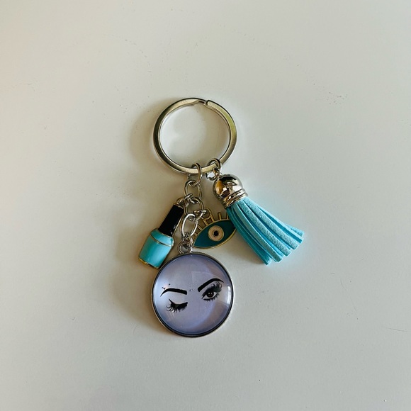 ❌❌SOLD❌❌💥Lot of 3💥Keychains tassel nail polish eye mascara makeup crown red blue - Picture 6 of 11